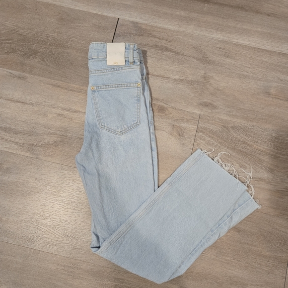Zara Denim - Light Wash High-Rise Straight Leg Women’s Jeans